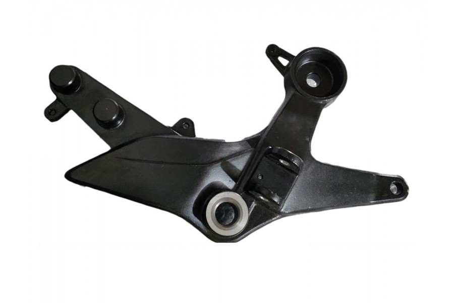 TVS APACHE RTR 200 &Ouml;N BASAMAK BRAKETİ SAĞ N9125980 ORJ