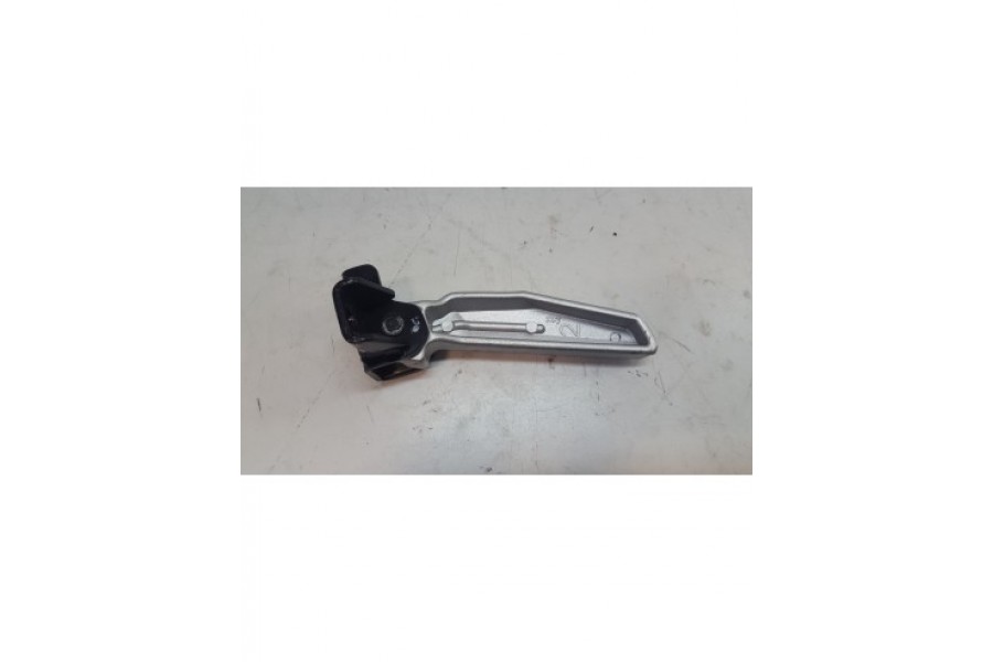 SYM JET 14 200 E5 BASAMAK DEMIRI BAGLANTI DAHIL SOL SYM JET 14 200 E5 BASAMAK DEMIRI BAGLANTI DAHIL SOL
