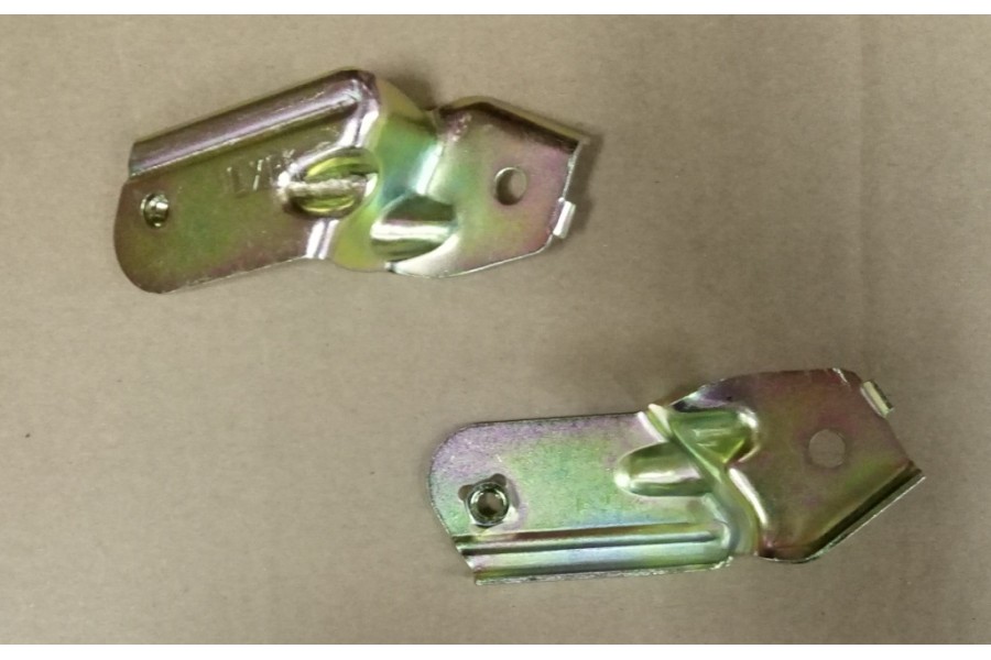SYM FİDLE 4 125 E5 BASAMAK DOSEME PANELPLAKA SAC BRAKETI SOL SYM FİDLE 4 125 E5 BASAMAK DOSEME PANELPLAKA SAC BRAKETI SOL