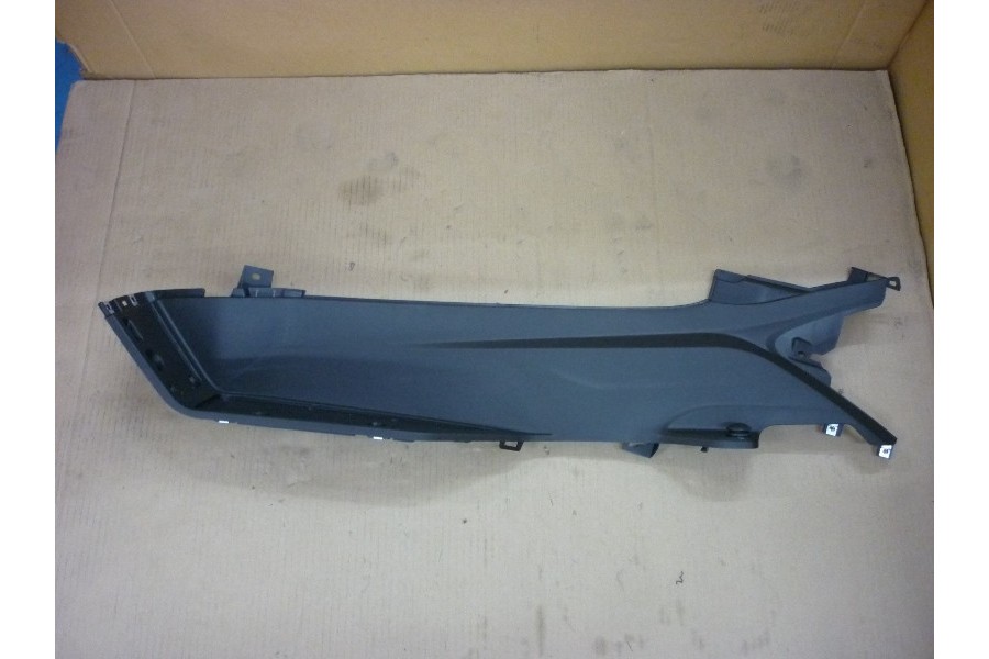SYM MAX 600 ORTA KABIN PLAKASI ARKA SYM MAX 600 ORTA KABIN PLAKASI ARKA