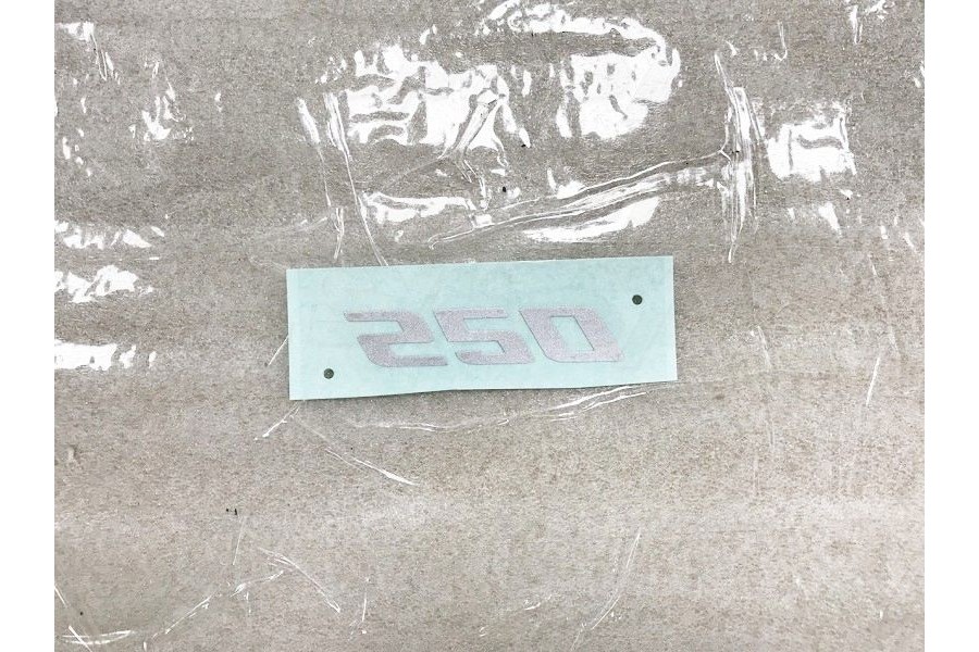 SYM JOYMAX 250 Z LOGO STICKER ON STIKERI 250 MARK 53*11 ON SAG SYM JOYMAX 250 Z LOGO STICKER ON STIKERI 250 MARK 53*11 ON SAG