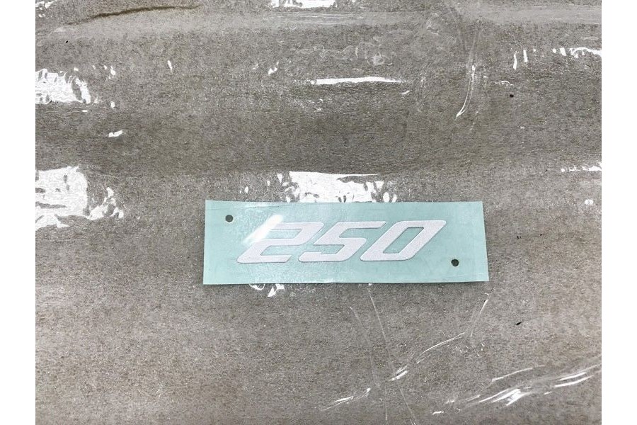 SYM JOYMAX 250 Z LOGO STICKER UST KAFA LIGHT 250 MARK(55*11)_TYPE3 SOL( SYM JOYMAX 250 Z LOGO STICKER UST KAFA LIGHT 250 MARK(55*11)_TYPE3 SOL(