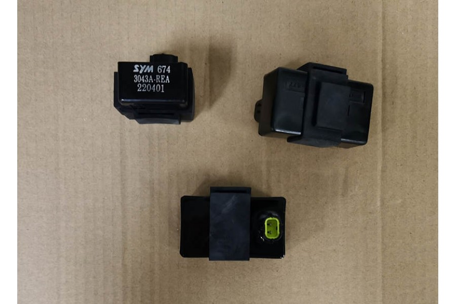 SYM 300 ADX AKU KONTROL ELEKTRONIK UNITESI ACIK SYM 300 ADX AKU KONTROL ELEKTRONIK UNITESI ACIK
