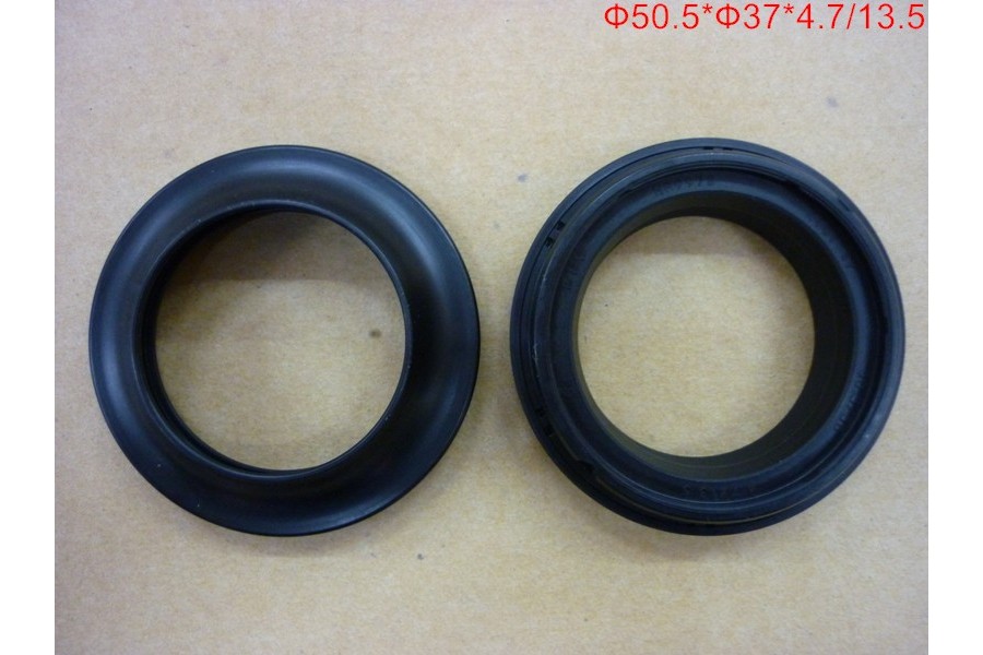 SYM JOYMAX 250 KECE 37 DUST SEAL 37X4,7X13,5